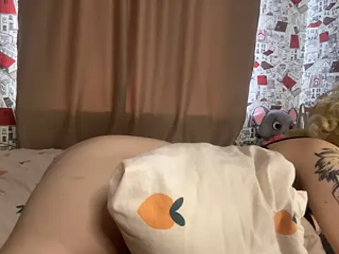 green_tangerine_'s Live XXX Chat