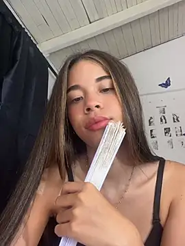 Chat XXX ao vivo de Milleradhara24