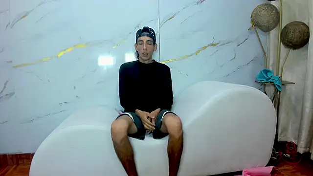 AmazingOrgasm live XXX chat