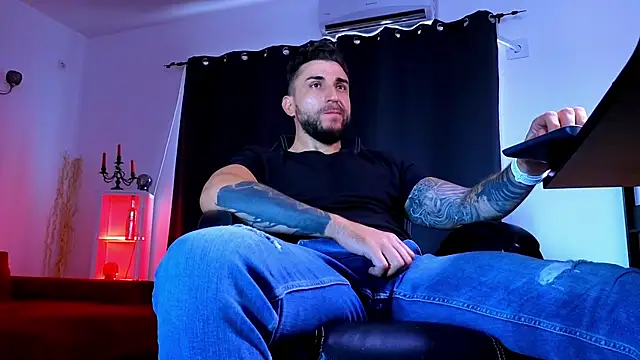 MightyAaron66 – Naživo XXX chat