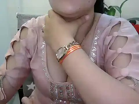_chitranshi XXX чат на живо