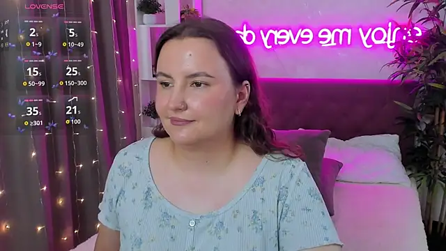 FeralPeach Adlı Modelin Canlı XXX Sohbeti