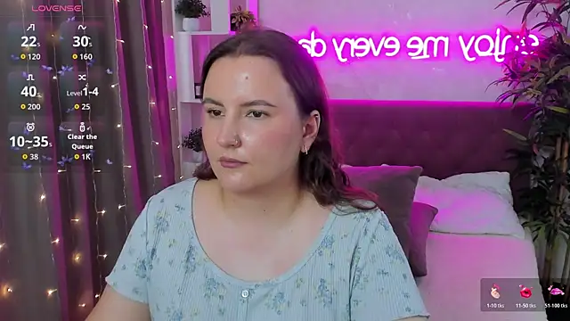 FeralPeach's Live XXX Chat