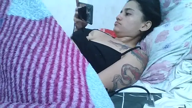 girl_tits' Live XXX Chat