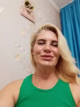 JennyOMay Adlı Modelin Canlı XXX Sohbeti