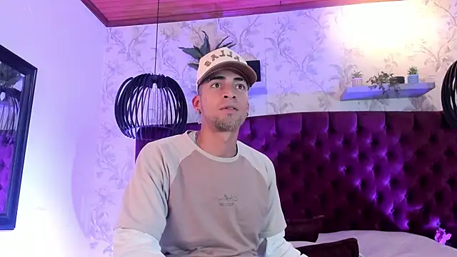 แชท XXX สดของ DrakeNeumann