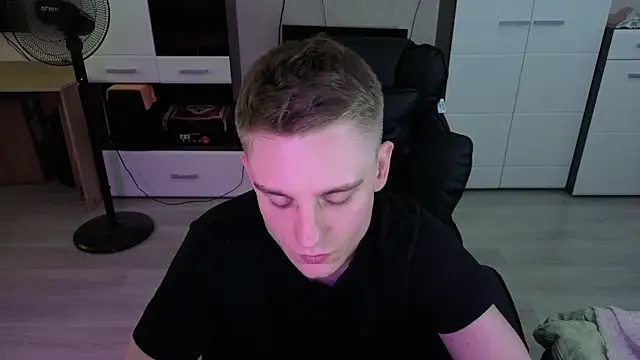 pvlpstvy élő XXX-chatje