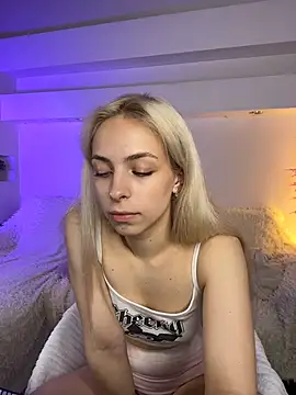ShinyBarbie's Live XXX Chat