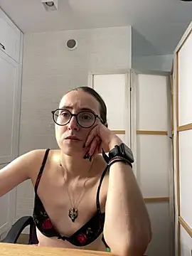XXX chat uživo modela MartiniiSelenna
