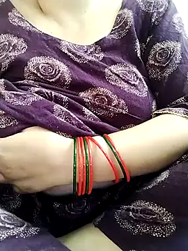 Saanvilusty's Live XXX Chat