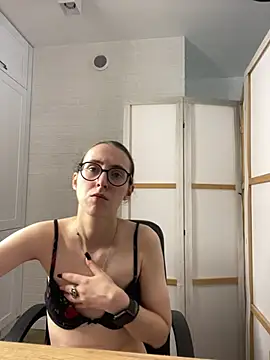 MartiniiSelenna Chat XXX live