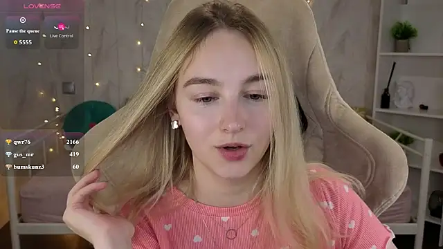 Shy_Polly live XXX chat