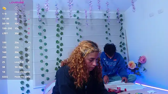 Sarabubbie's Live XXX Chat