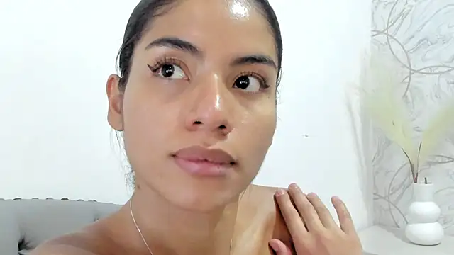Chat +18 de naia_cox ao vivo