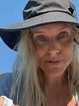 Babe_Station: απευθείας συνομιλία ΧΧΧ
