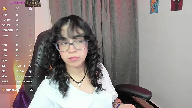 צ'אט XXX בשידור חי של indra_cam