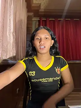slutty_aki Chat XXX in diretta