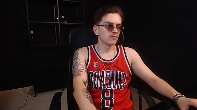 FelixStarkk Adlı Modelin Canlı XXX Sohbeti
