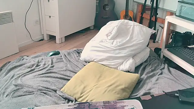 CeriseLapine – Naživo XXX chat