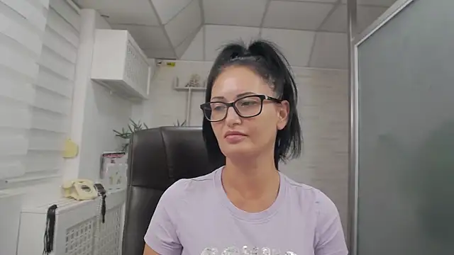 HellenDesire Live XXX-Chat