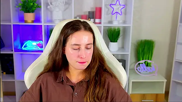 NadinnL Adlı Modelin Canlı XXX Sohbeti