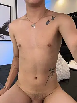 LiamWildx20 Adlı Modelin Canlı XXX Sohbeti