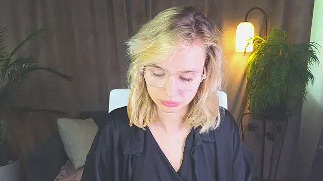 Chat XXX ao vivo de NoraMoreau