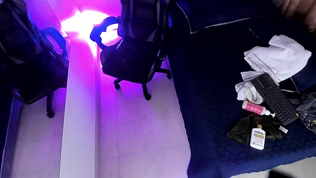 Онлайн чат XXX Damiam_23