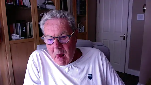 Oldpistolpete's Live XXX Chat