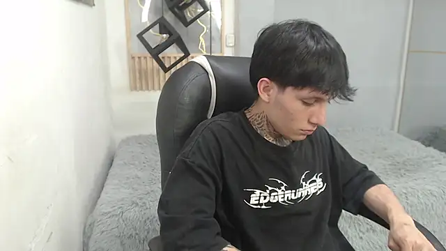 Chat XXX en directo de Cry_thereal