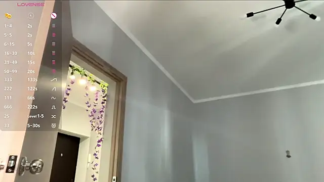 XXX chat uživo modela OlivaRotundo