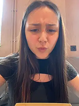 EvelynFly XXX чат на живо
