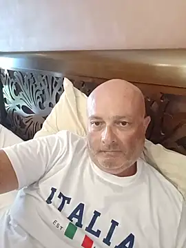 Alexis_Bull Adlı Modelin Canlı XXX Sohbeti