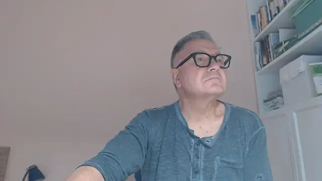 YOU6me: διαδικτυακό σόου στην κάμερα