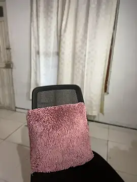 Chat +18 de kiaradolls ao vivo