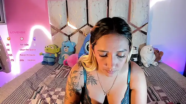 Amanda_klaire Adlı Modelin Canlı XXX Sohbeti