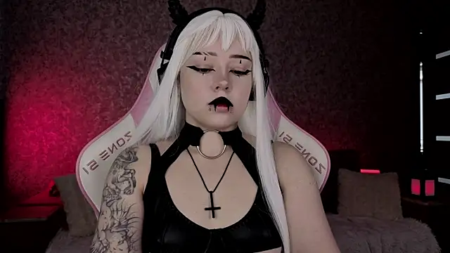 meowceline: онлайн-секс-чат