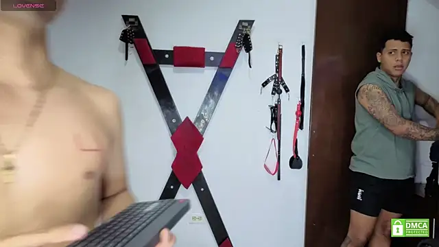 Živý XXX chat EliteBoysLive