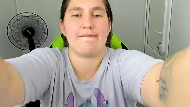 Chatroom XXX en direct de LunaVenom