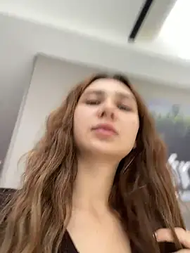 QuitieLia Chat XXX live