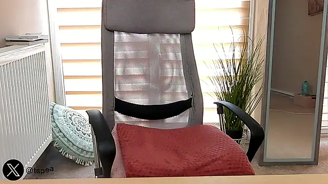 PeachyPixiee élő XXX-chatje