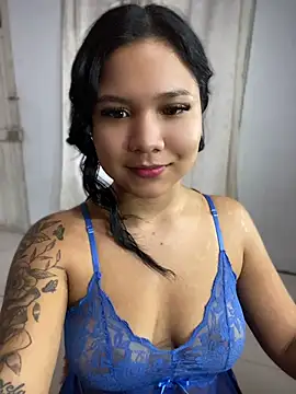 צ'אט XXX בשידור חי של kiaradolls