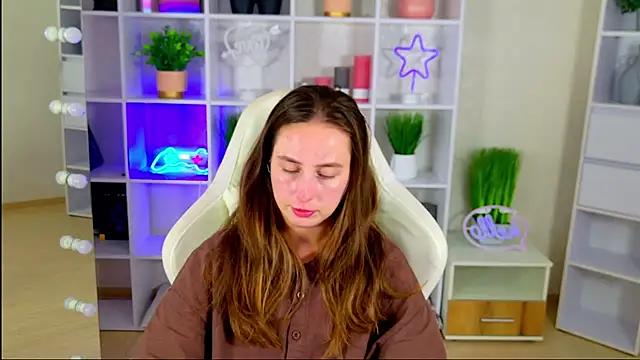 NadinnL Chat XXX in diretta