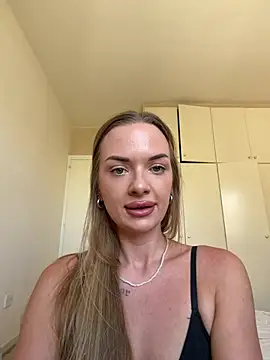 ElenaRebelle's Live XXX Chat