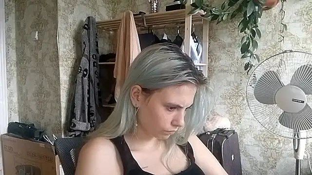 XXX chat uživo modela Helen18glo