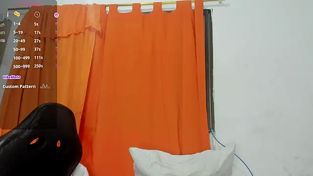 Chatroom XXX en direct de lilybaudyn_