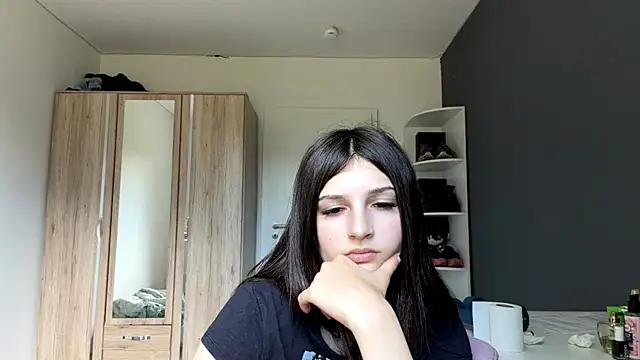 SpanishRooter Adlı Modelin Canlı XXX Sohbeti