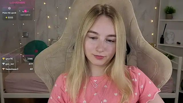 Czat XXX na żywo – Shy_Polly