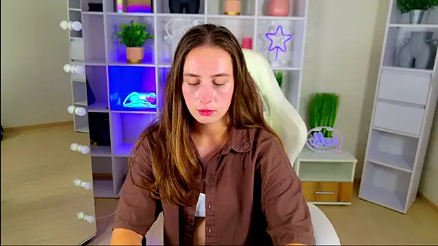 NadinnL Chat XXX in diretta
