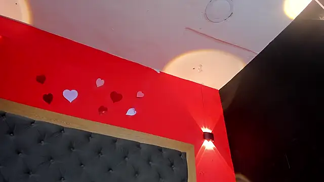 YayaHilton's Live XXX Chat